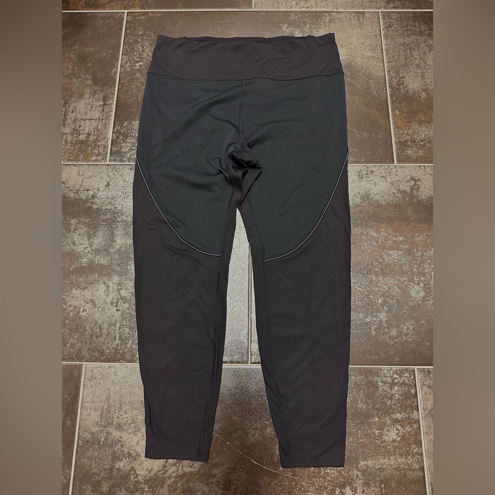 K38 Athleta Cold Front Hybrid Run Tight Black Legging Size XL